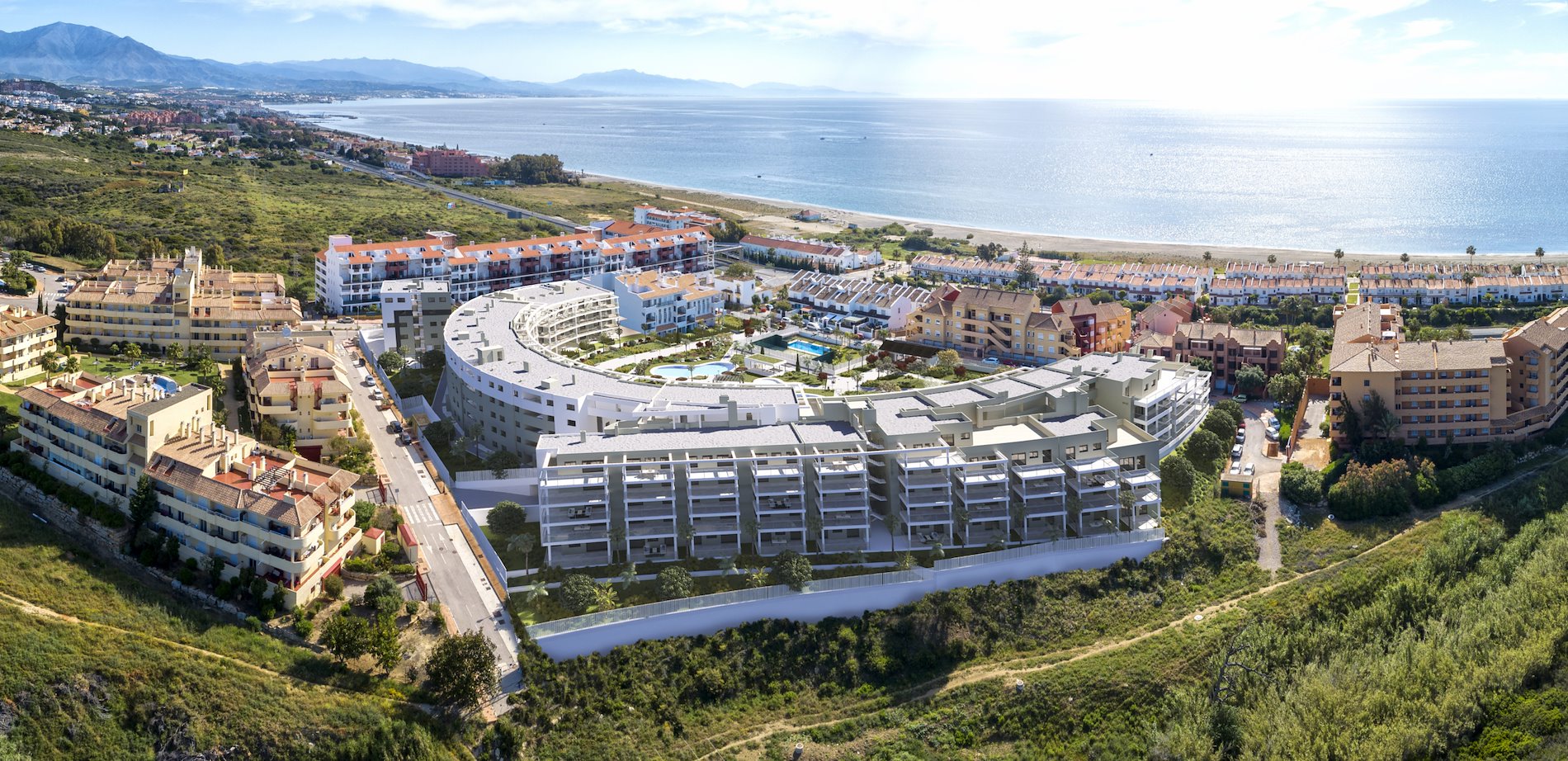 Exclusivos apartamentos de obra nueva junto al mar.-