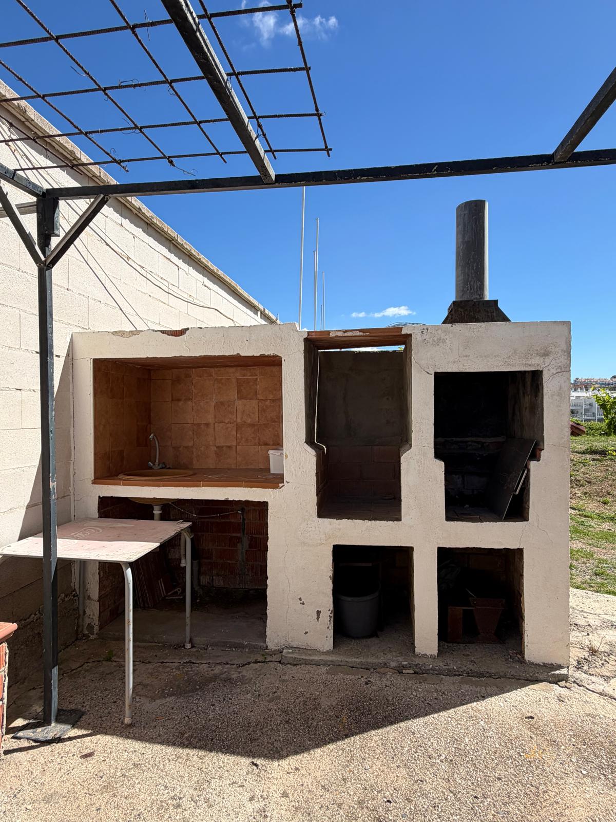 Casa Rural con Alma Mediterránea y Vistas Abiertas junto a Sotogrande