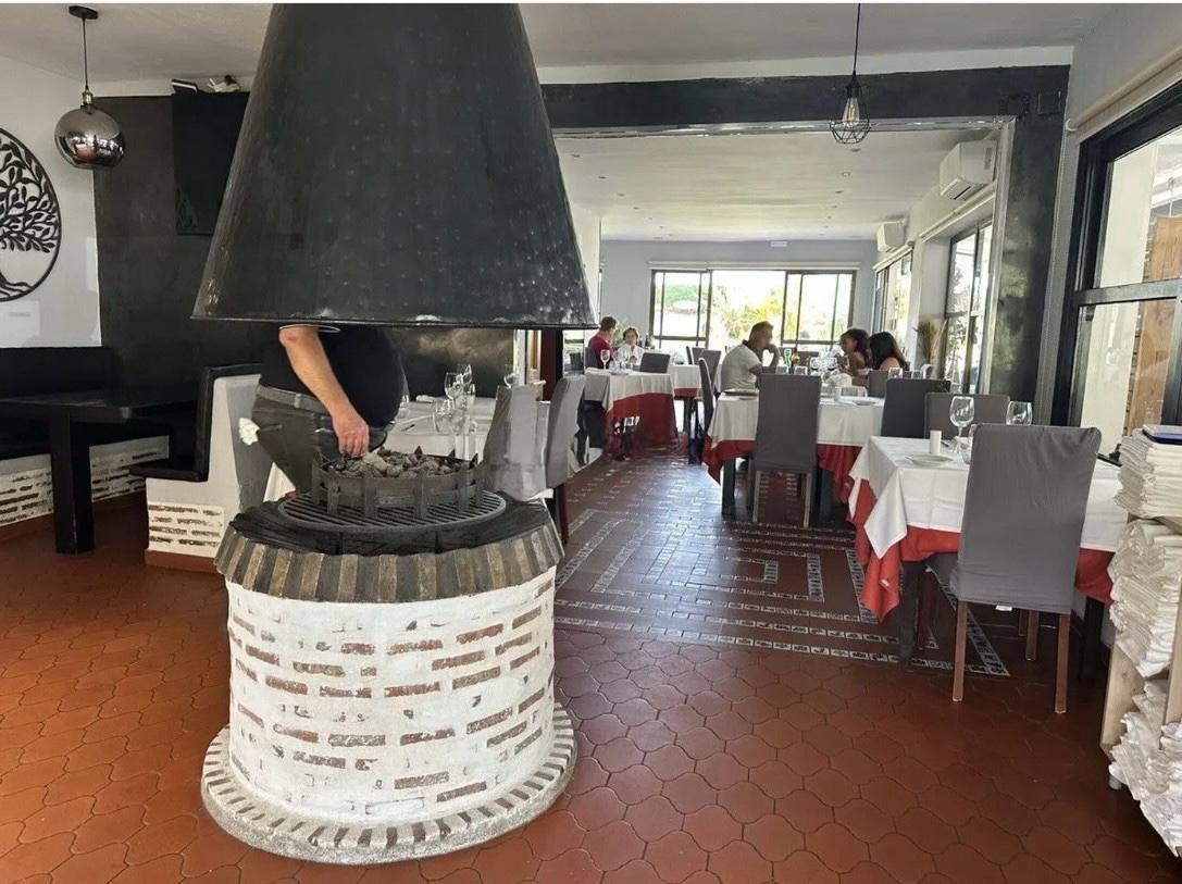 Restaurante en primera línea de playa en Torreguadiaro/Sotogrande con trayectoria consolidada y gran potencial de crecimiento
