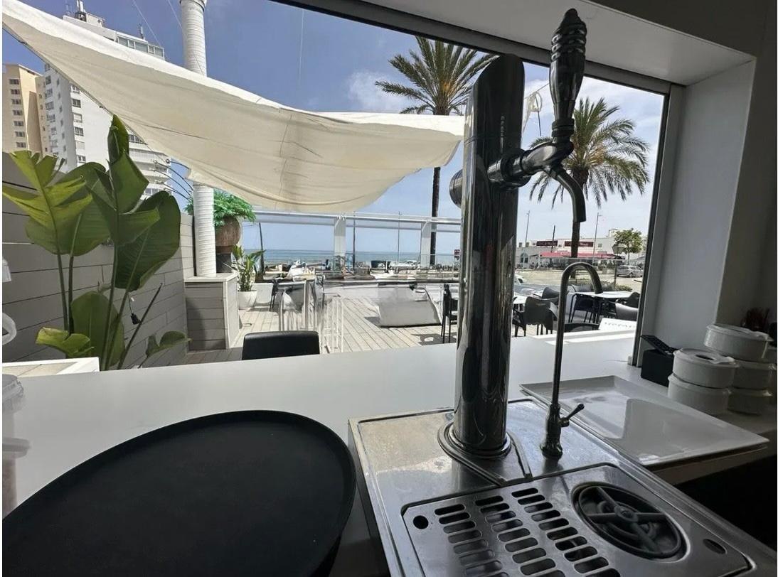 Restaurante en primera línea de playa en Torreguadiaro/Sotogrande con trayectoria consolidada y gran potencial de crecimiento